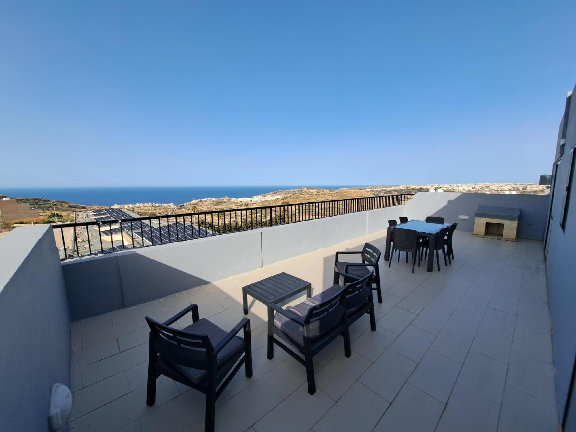 Sea View Penthouse Apartment Zebbug  Exterior photo