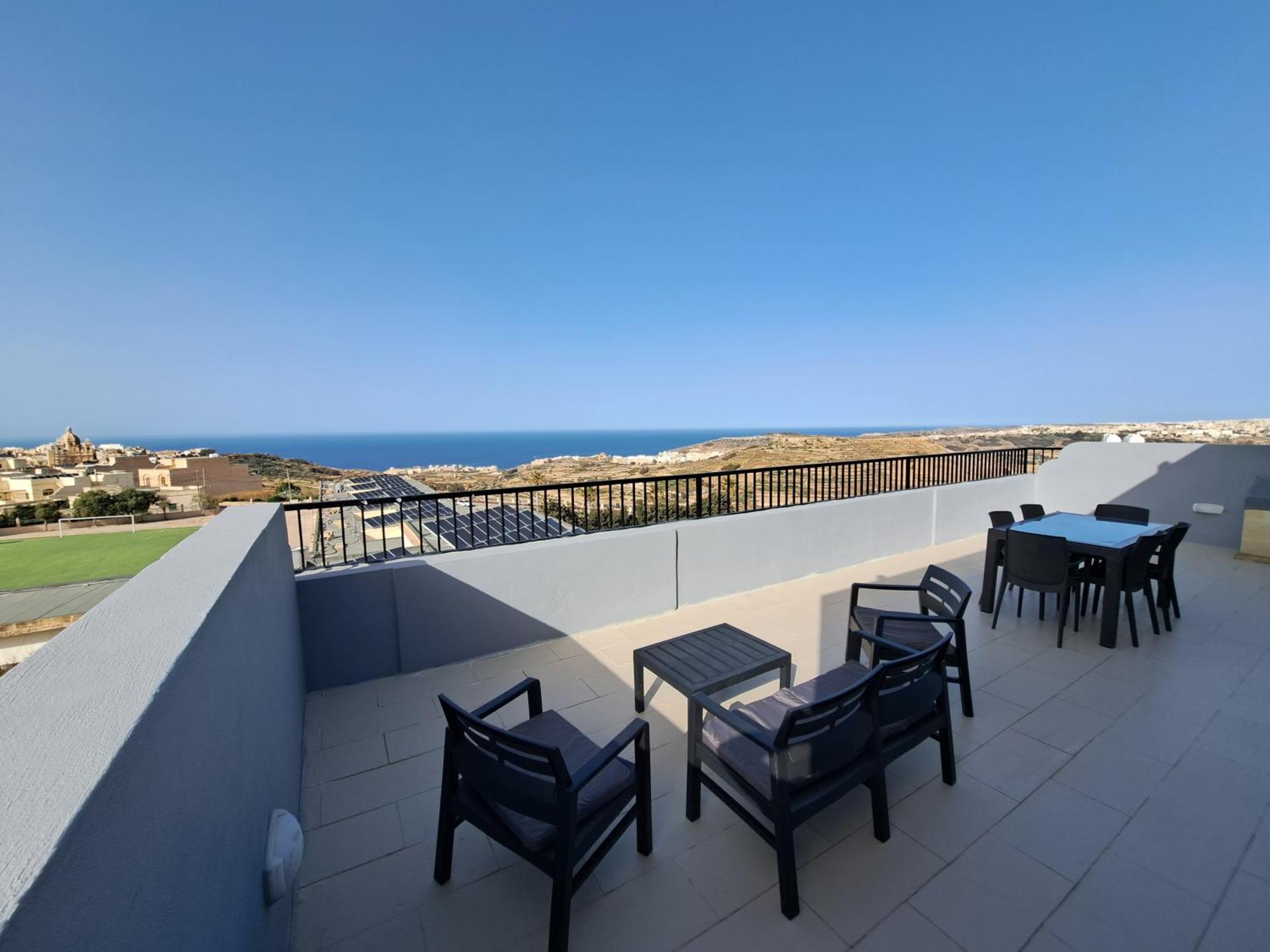 Sea View Penthouse Apartment Zebbug  Exterior photo